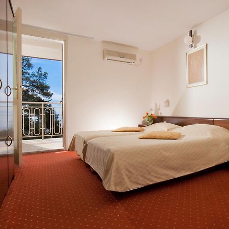 Hotel โอปาติยา ภายนอก รูปภาพ