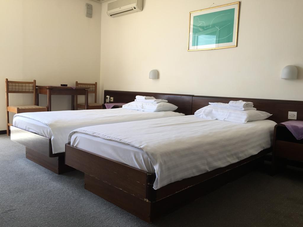 Hotel โอปาติยา ภายนอก รูปภาพ
