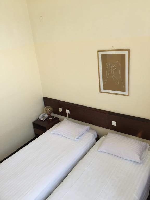 Hotel โอปาติยา ภายนอก รูปภาพ