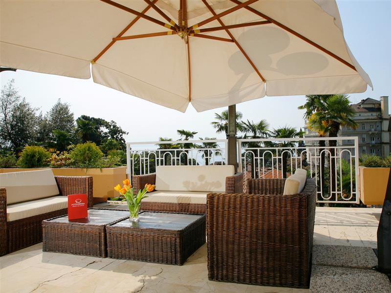 Hotel โอปาติยา ภายนอก รูปภาพ