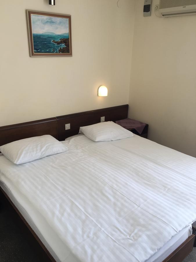 Hotel โอปาติยา ภายนอก รูปภาพ