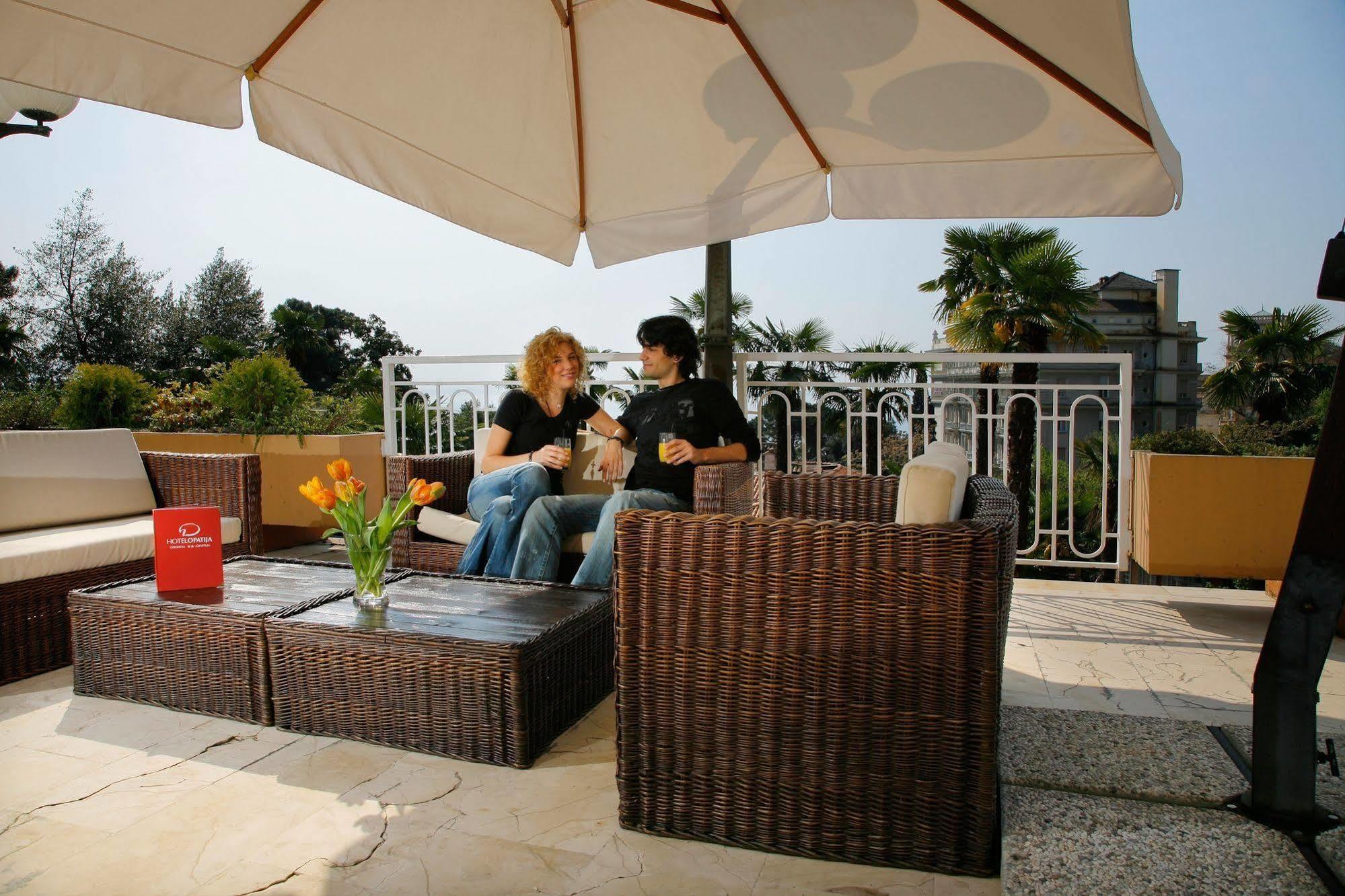 Hotel โอปาติยา ภายนอก รูปภาพ